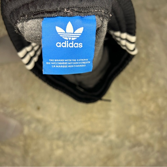 Men’s adidas Essentials 3 Stripe lounging shorts Large 7” inseam Drawstring - Picture 5 of 7